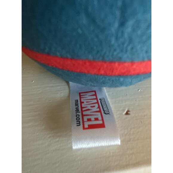 Marvel Kidrobot Hulk 7" & Captain Marvel 8" Plush Stuffed Collectible Figures - Picture 4 of 7